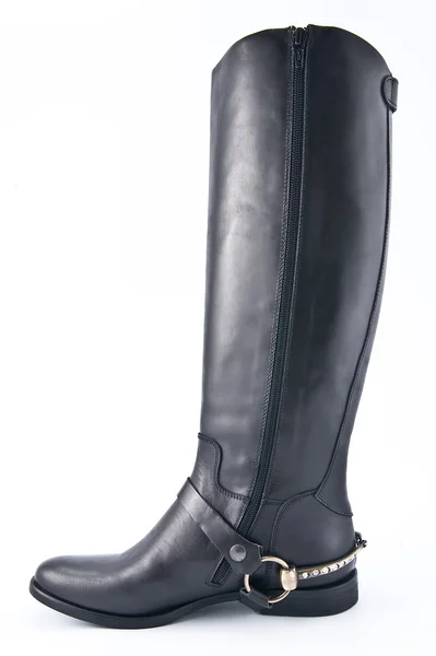 Botas de couro preto feminino com saltos baixos — Fotografia de Stock