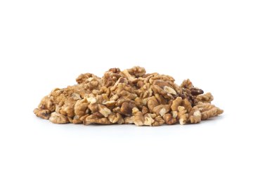 Bir avuç ceviz beyaz bir arka plan üzerinde