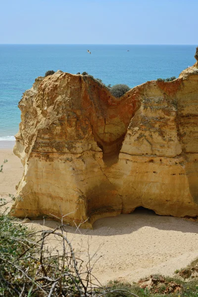 A view to cliffs Praia da Rocha, Algarve — Stockfoto