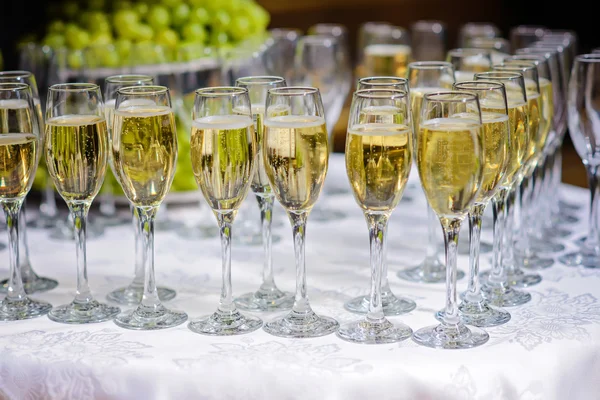Glasses of champagne waiting for guests — Stock Photo, Image
