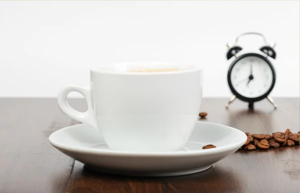 Colazione con caffè e sveglia — Foto Stock