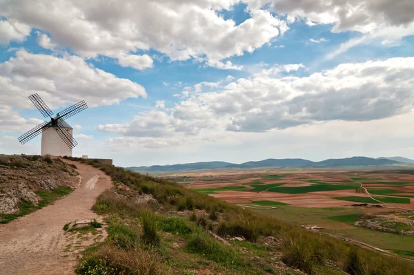 Перегляд вітряний млин в Consuegra, Іспанія — стокове фото