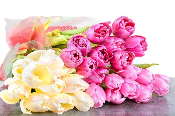Ramos de tulipanes sobre la mesa —  Fotos de Stock