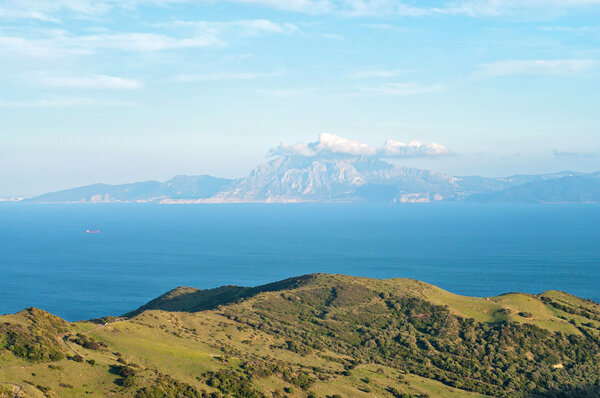 Вид на Марокко через Гибралтарский пролив
