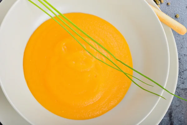 オレンジのカボチャのクリーム スープ — ストック写真