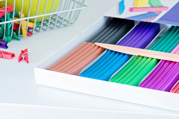 Yumuşak renkli balmumu kil 