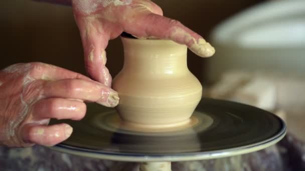 Making a clay pottery jug — Stock Video