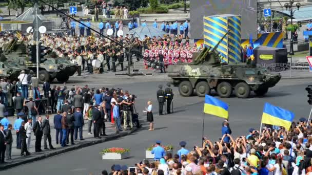 Военный парад в Киеве — стоковое видео
