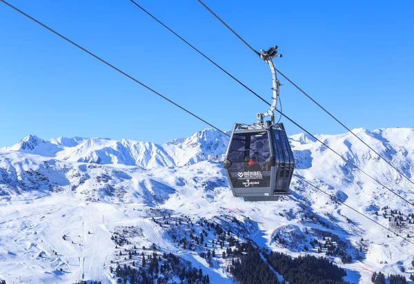Estación de esquí de cableway de Meribel, Francia — Foto de Stock