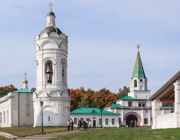 St. George's çan kulesi ve Sarayı (ön) kapısı, Kolomenskoye Pa — Stok fotoğraf