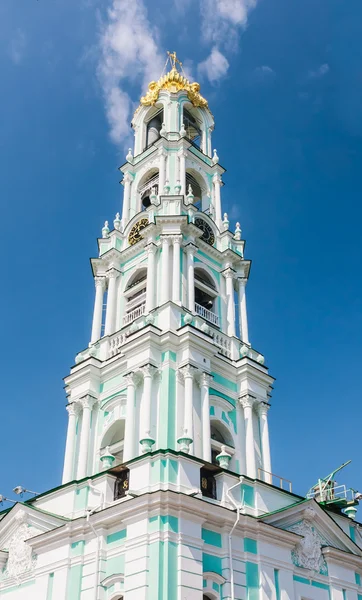 鐘楼。聖なる三位一体聖セルギエフ ・ ポサード。モスクワ地方 — ストック写真