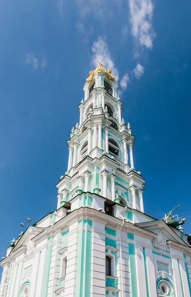 Klokkentoren. Heilige Drievuldigheid-St. Sergiev Posad. Moskou regio — Stockfoto