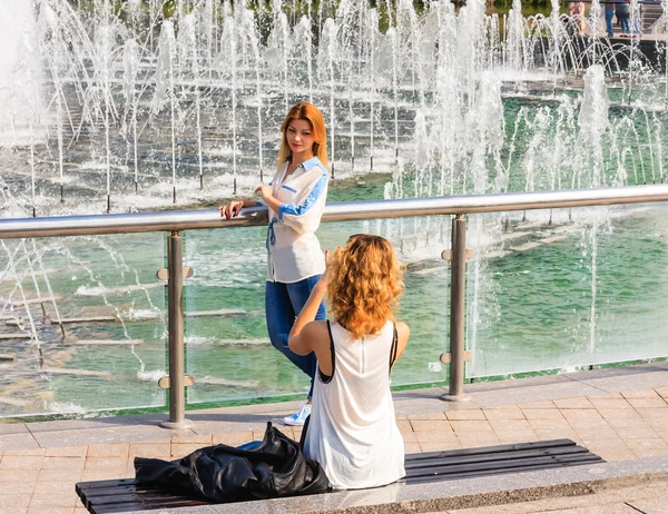 Photo shoot in theTsaritsyno State Museum. Moscow — Stock Photo, Image