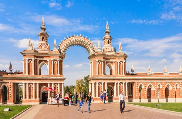 Paleis gates. Museum-Reserve "Tsaritsyno". Moskou — Stockfoto