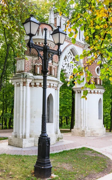 Složené (hrozen) brány. Muzeum rezerva "Tsaritsyno". Moskva — Stock fotografie