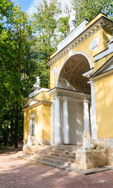 Pavilion '' MILOVIDOV '', Museum-Reserve Tsaritsyno. Moscow — Stock Image Pavilion '' MILOVIDOV '', Museum-Reserve Tsaritsyno. Moscow Royalty Free Stock Photos