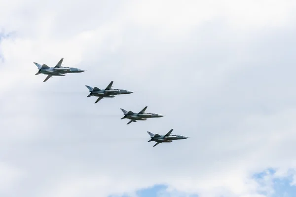 4 nadzvukový all počasí útok letadla Suchoj Su - 24m (šermíř) — Stock fotografie