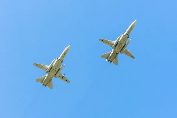 2 nadzvukový all počasí útok letadla Suchoj Su - 24m (šermíř) — Stock fotografie