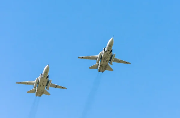 2 Sukhoi Su-24M (esgrimista) aeronaves supersónicas de ataque todo tiempo — Foto de Stock