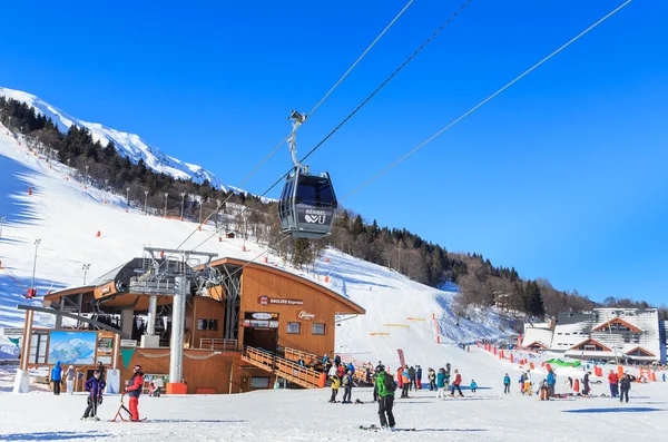 Meribel lyžařském středisku Meribel Village Center (1450 m). — Stock fotografie