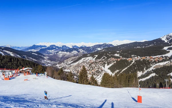 Na svazích lyžařského střediska Meribel. Francie — Stock fotografie