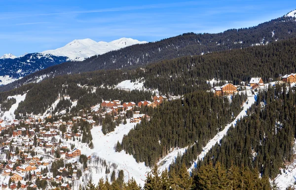 Faház a völgy Meribel lejtőin. Sí Resort Meribel — Stock Fotó