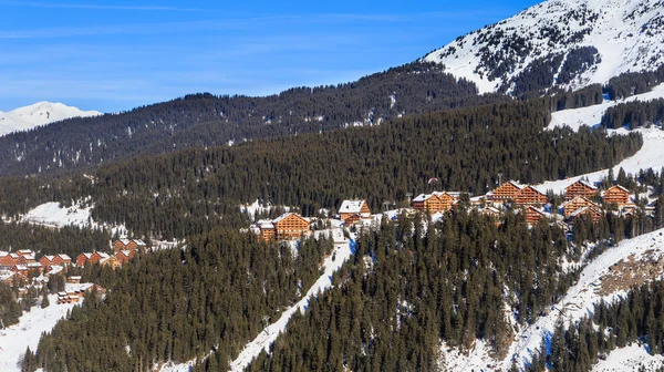 Faház a völgy Meribel lejtőin. Sí Resort Meribel V — Stock Fotó