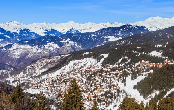 Meribel Ski Resort, Meribel Village Center (1450 m). França — Fotografia de Stock