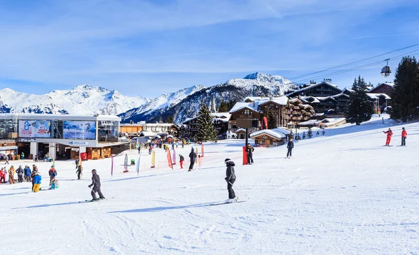 Lagere Jardin Alpin lift station. Ski Resort Courchevel 1850 m — Stockfoto