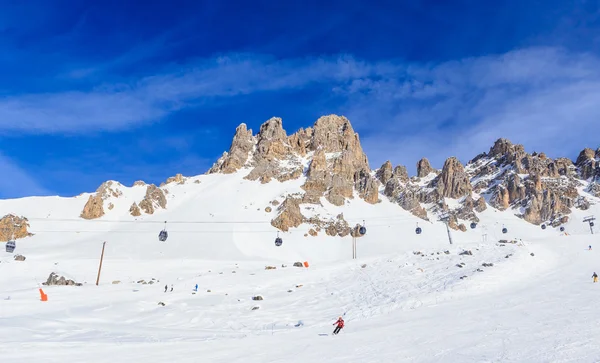 En las pistas de la estación de esquí de Meribel. Francia —  Fotos de Stock