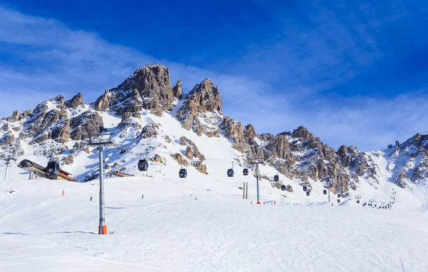 Op de hellingen van het skigebied van Meribel. Frankrijk — Stockfoto