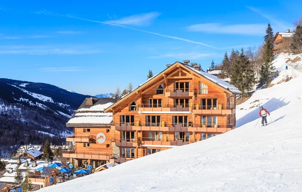 Chalet sulle pendici della valle Meribel. Comprensorio sciistico Meribel — Foto Stock