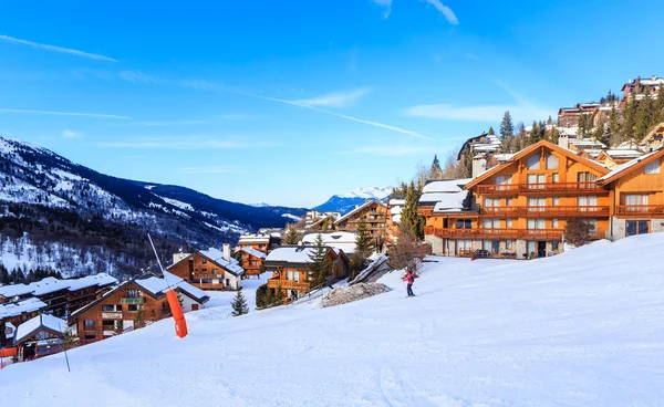 Chalet on the slopes of the valley Meribel. Ski Resort Meribel — Stock Photo, Image