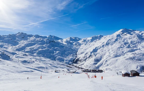 Valleizicht van Val Thorens. Dorp van Les Menuires. Frankrijk — Stockfoto