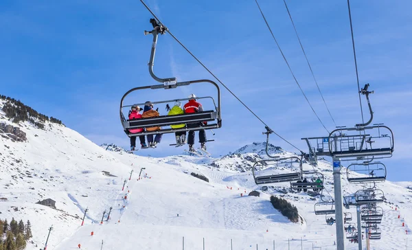 Ski lift. Kayak Merkezi Val Thorens. Les Menuires köyü. FRA — Stok fotoğraf