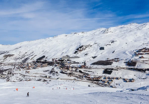 Na zboczach doliny Val Thorens.Ski ośrodka Val Thorens. — Zdjęcie stockowe