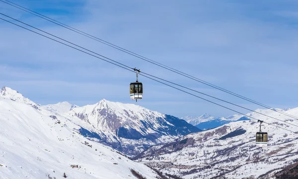 Op de hellingen van de vallei Val Thorens.Ski resort Val Thorens. — Stockfoto