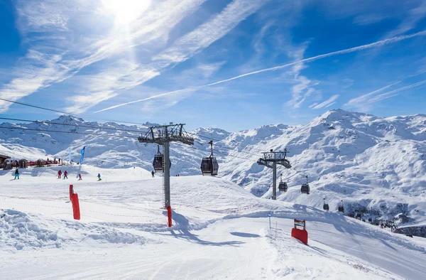 Widokiem na dolinę Val Thorens. Francja — Zdjęcie stockowe