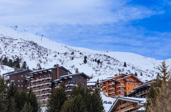 Domek na zboczach doliny Meribel. Ski Resort Meribel. — Zdjęcie stockowe