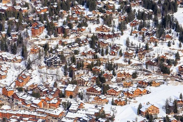 Chalet op de hellingen van de vallei Meribel. Ski Resort Meribel — Stockfoto