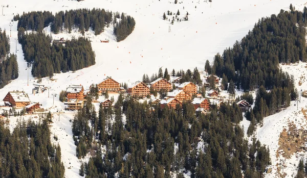 Domek na zboczach doliny Meribel. Ski Resort Meribel — Zdjęcie stockowe