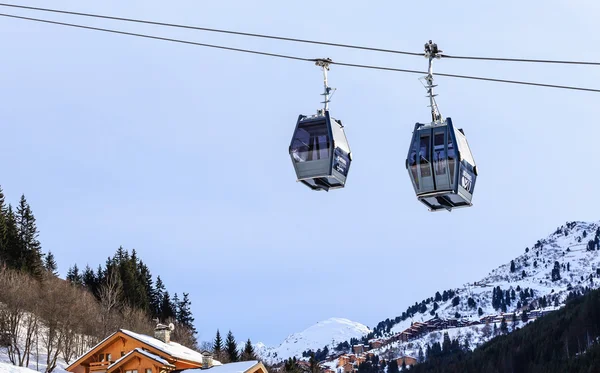 Kabiny lanovky lyžařského střediska Meribel, Francie — Stock fotografie