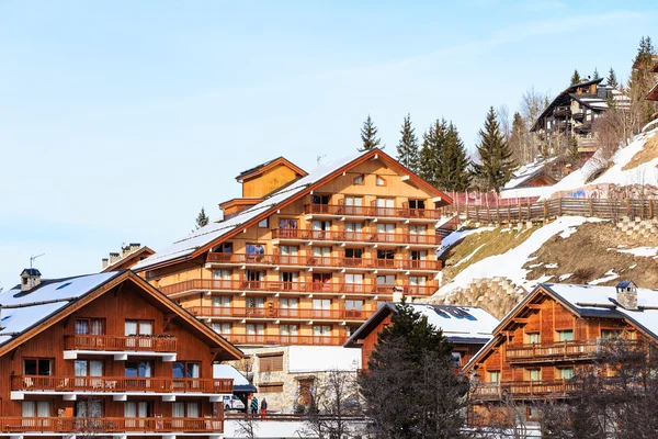 Domek na zboczach doliny Meribel. Ski Resort Meribel — Zdjęcie stockowe