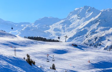 Kışın kar ile Dağları. Meribel Kayak Resor