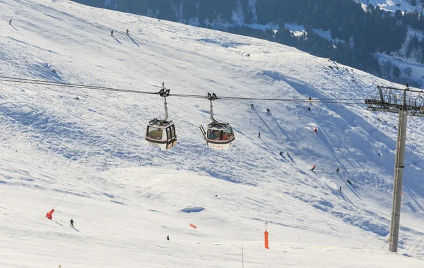 Stugor linbanan skidorten Meribel, Frankrike — Stockfoto