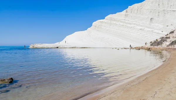 Die weiße klippe namens "scala dei turchi" in sizilien, in der nähe von agrigento. Italien — Stockfoto