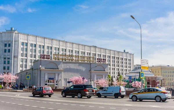 Widok Budynki Khudozhestvenny Kina Placu Arbat Tle Sztab Generalny Sił — Zdjęcie stockowe