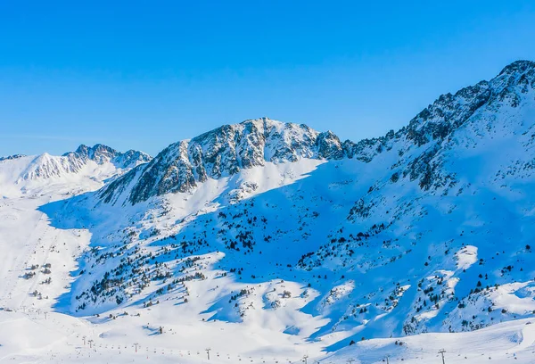 Bella Catena Montuosa Coperta Neve Con Cielo Limpido Nella Giornata — Foto Stock