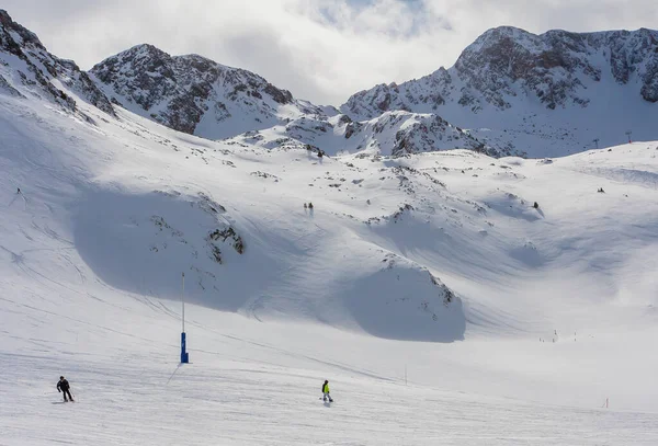 Grandvallira Kayak Merkezi Pireneler Dağlarının Manzarası Tüm Aile Arkadaşlarla Dinlen — Stok fotoğraf