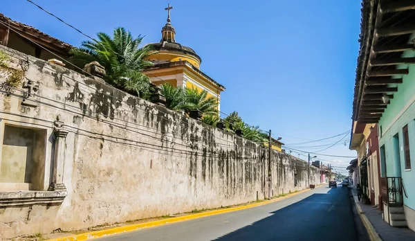 Gata Med Färgglada Hus Granada Grundades 1524 Nicaragua Centralamerika — Stockfoto